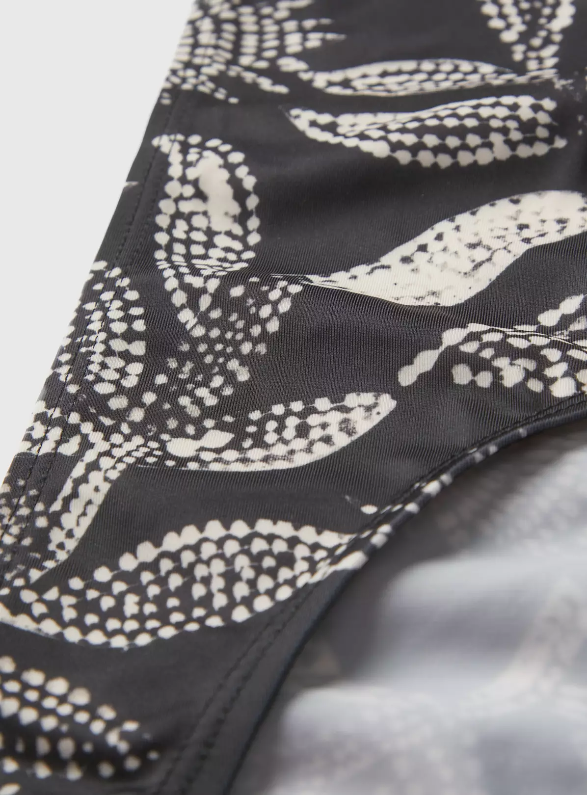 Mono Leaf Print Classic Bikini Bottoms 20 5 Mono Leaf Print Classic Bikini Bottoms 20 - Image 5