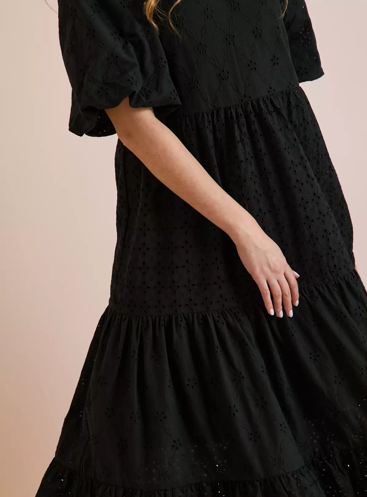 Everbelle Broderie Maxi Dress 10 3 Everbelle Broderie Maxi Dress 10 - Image 3