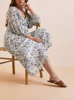 Everbelle Trellis Floral Dobby Midaxi Dress 18