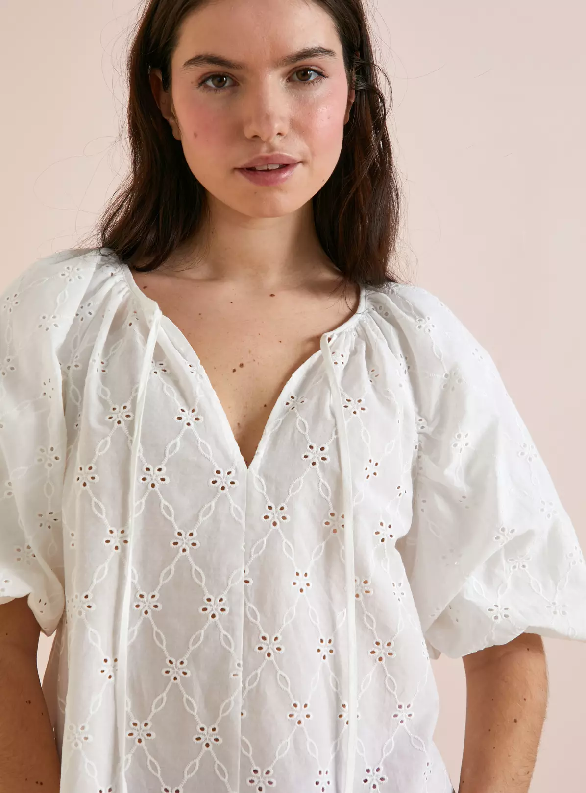 Everbelle White Relaxed Broderie Blouse - 18 4 Everbelle White Relaxed Broderie Blouse - 18 - Image 4
