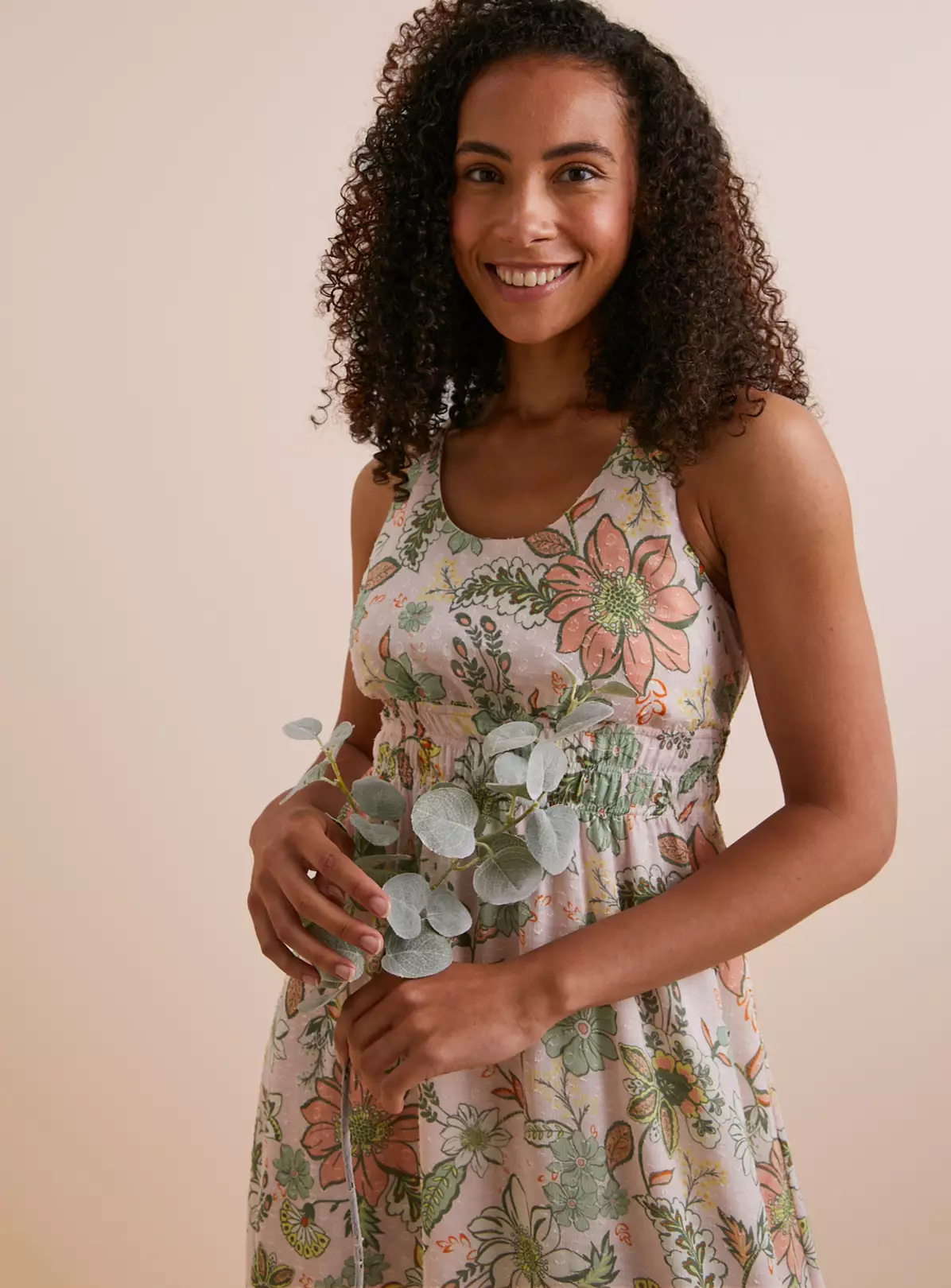 Everbelle Floral Backless Midi Dress 6 4 Everbelle Floral Backless Midi Dress 6 - Image 4