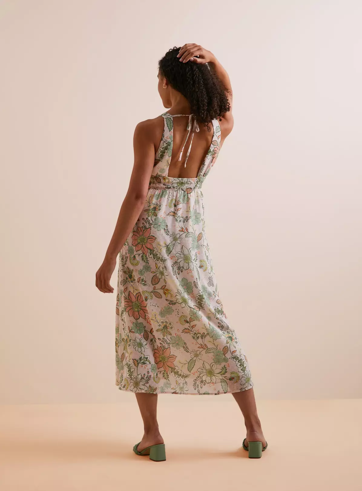 Everbelle Floral Backless Midi Dress 6 2 Everbelle Floral Backless Midi Dress 6 - Image 2