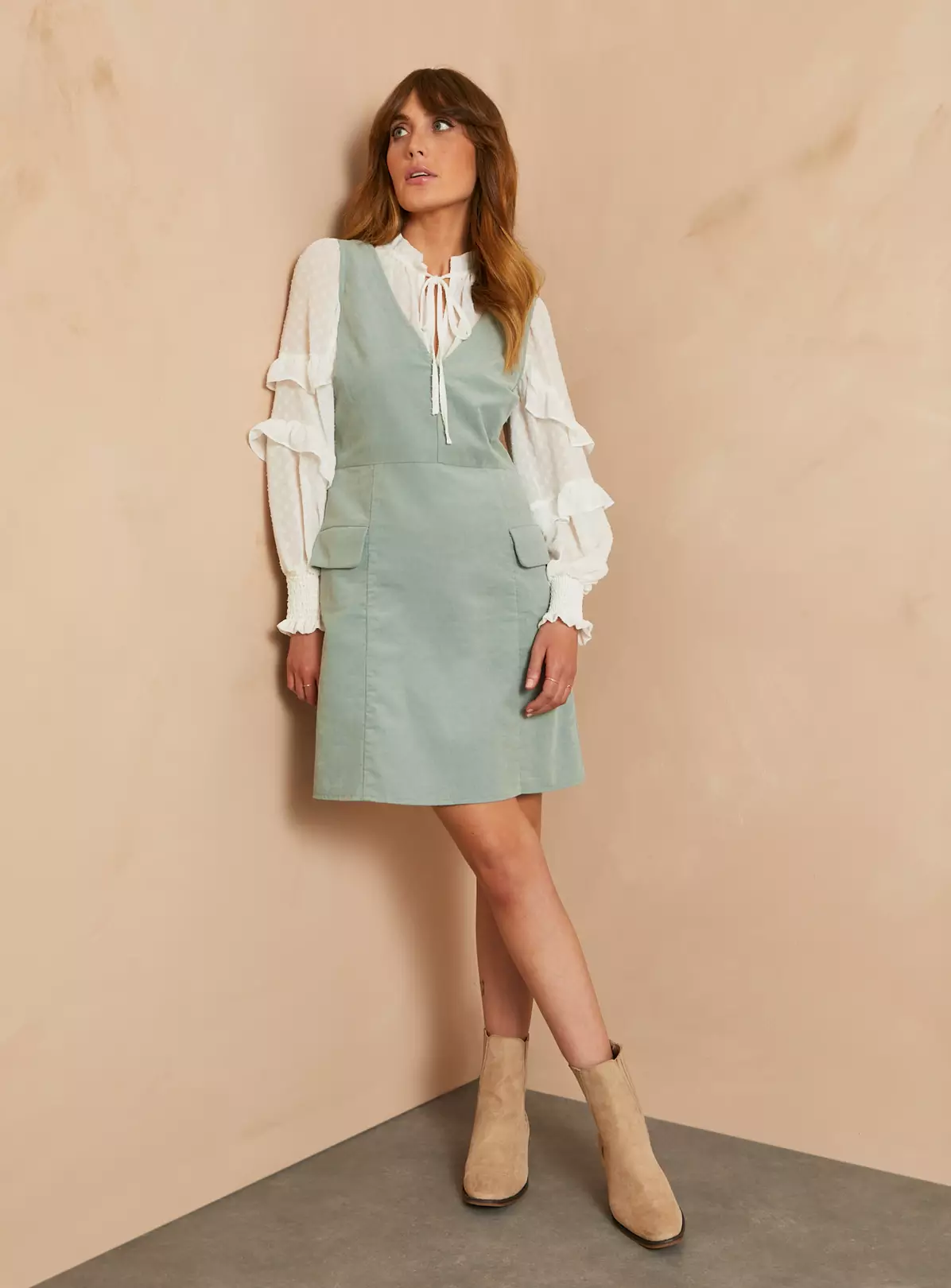 EVERBELLE Green Corduroy Pinny Mini Dress 8 4 EVERBELLE Green Corduroy Pinny Mini Dress 8 - Image 4