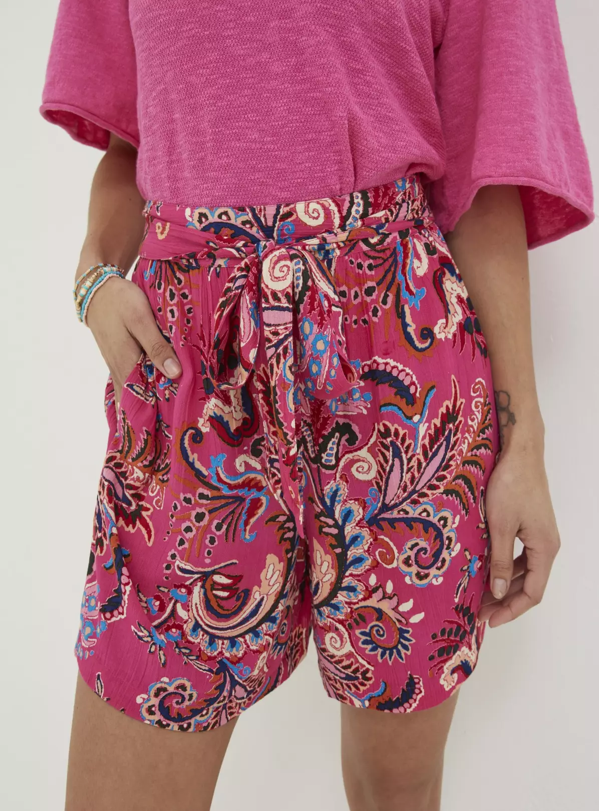 FATFACE Faye Festival Floral Shorts 24 4 FATFACE Faye Festival Floral Shorts 24 - Image 4