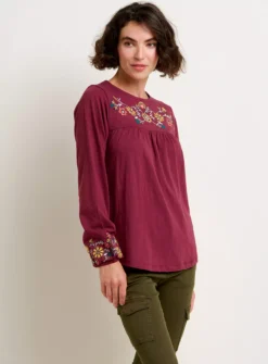 BRAKEBURN Folk Floral Embroidered Tee 18 6 BRAKEBURN Folk Floral Embroidered Tee 18 -Fit In Dress Sales tuc143196442 Dark20Red R Z001A