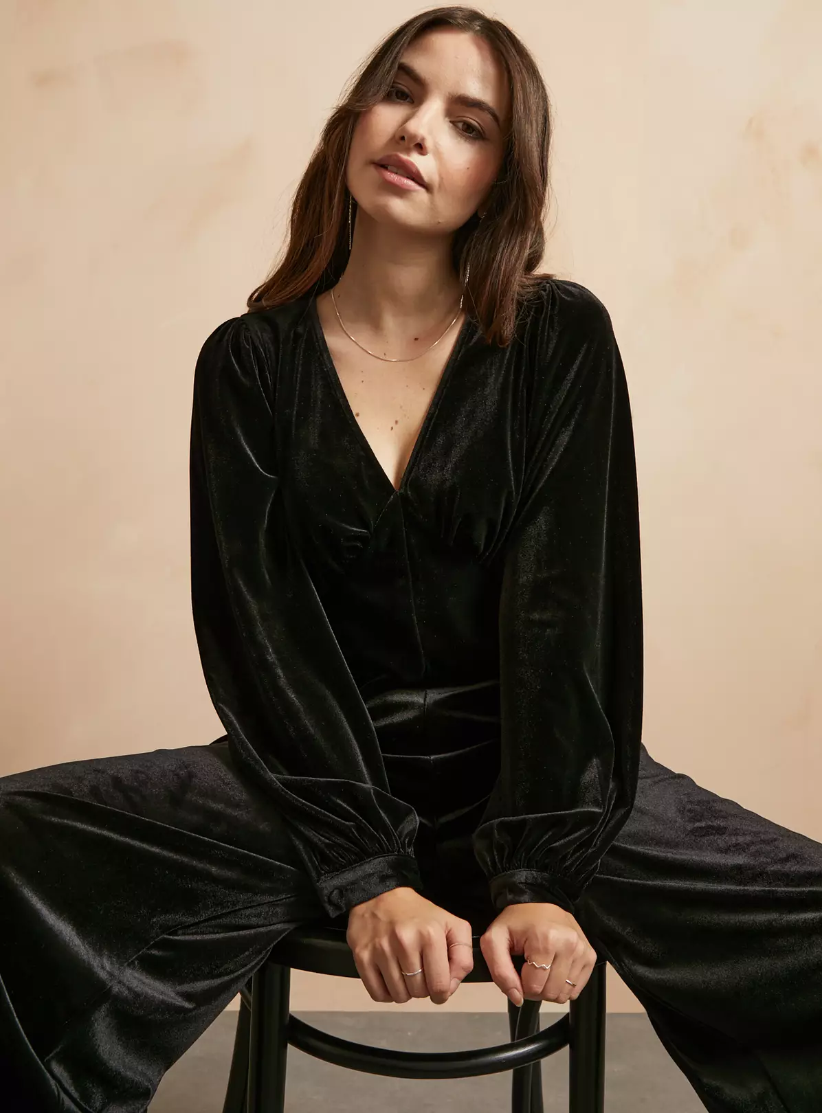 EVERBELLE Black Velvet Jumpsuit 16 1 EVERBELLE Black Velvet Jumpsuit 16