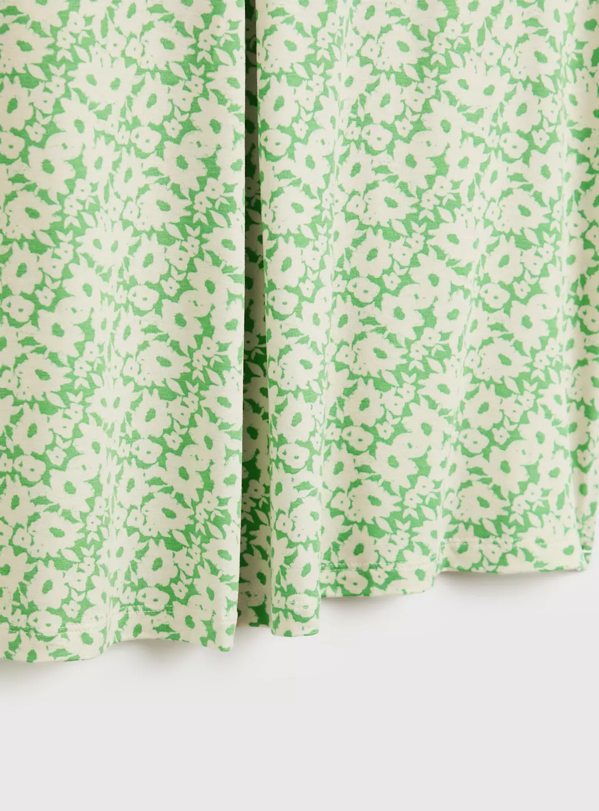 Green Floral V-Neck & Front Longline Vest Top 14 3 Green Floral V-Neck & Front Longline Vest Top 14 - Image 3