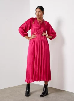 For All The Love Red Crushed Floaty Satin Tie Front Midaxi Dress 6 11 For All The Love Red Crushed Floaty Satin Tie Front Midaxi Dress 6 -Fit In Dress Sales tuc143286801 Red R Z002A