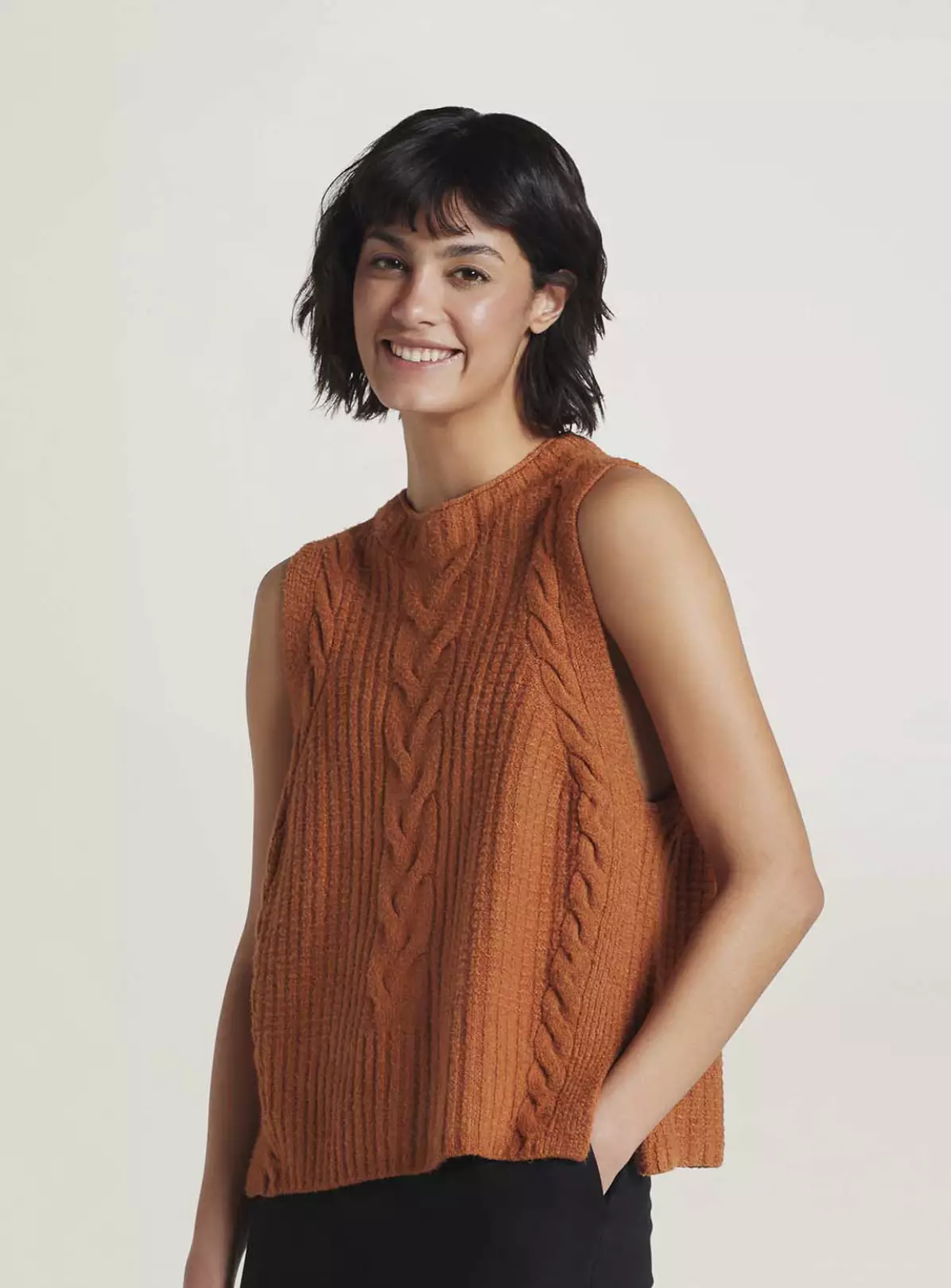 THOUGHT Ayla Organic Cotton Fluffy Knitted Vest 14 5 THOUGHT Ayla Organic Cotton Fluffy Knitted Vest 14 - Image 5