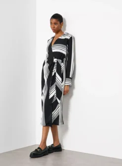 For All The Love Stripe Printed Tie Wrap Midi Dress 14 9 For All The Love Stripe Printed Tie Wrap Midi Dress 14 -Fit In Dress Sales tuc143579312 Multi20Coloured R Z002A