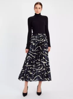 Black Smudge Print Pleated Maxi Skirt 22