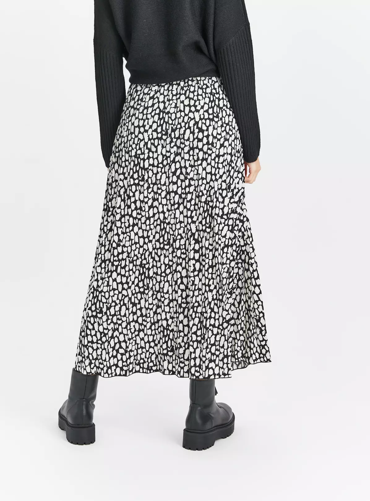 Mono Animal Print Pleated Midaxi Skirt 12 4 Mono Animal Print Pleated Midaxi Skirt 12 - Image 4