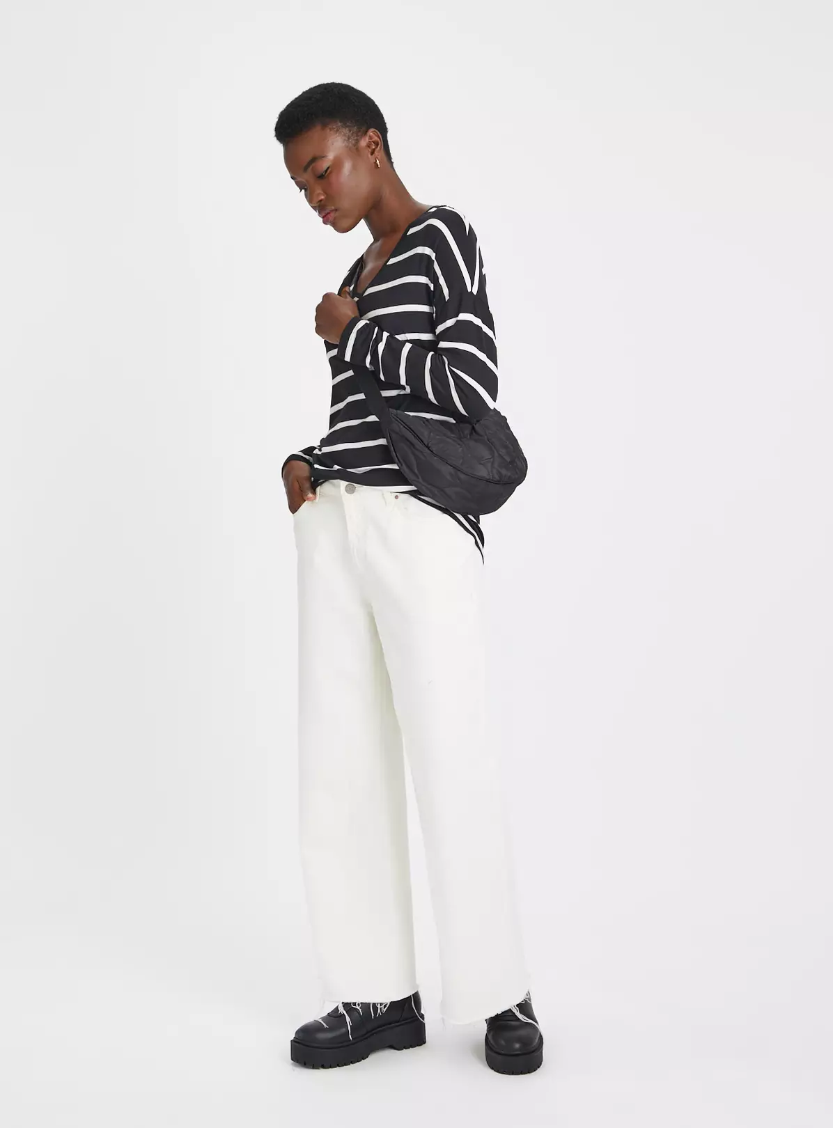 Mono Stripe V-Neck Long Sleeve Top 8 3 Mono Stripe V-Neck Long Sleeve Top 8 - Image 3
