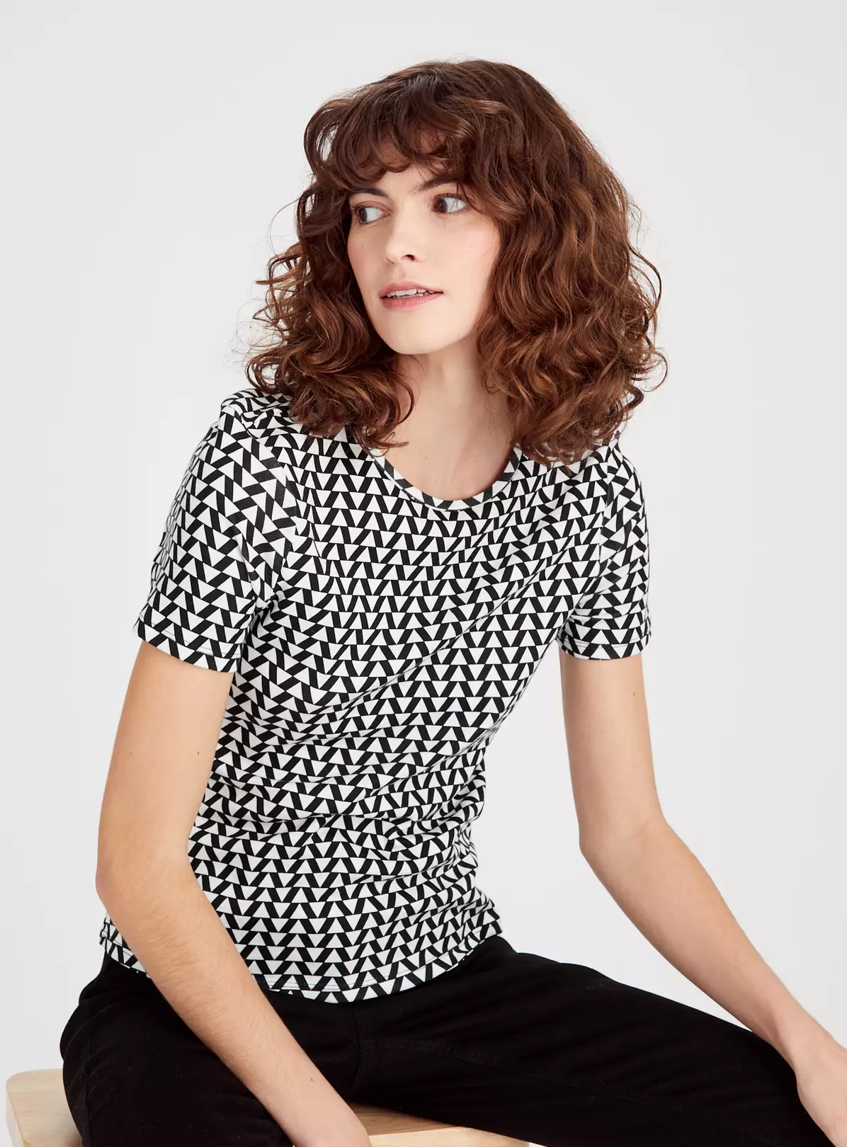 Mono Geometric Print T-Shirt 12 4 Mono Geometric Print T-Shirt 12 - Image 4