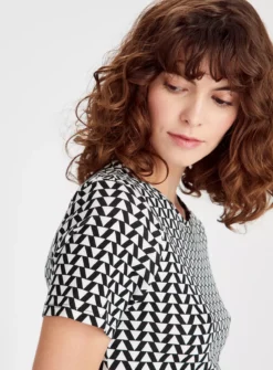 Mono Geometric Print T-Shirt 12 6 Mono Geometric Print T-Shirt 12 -Fit In Dress Sales tuc143688316 Mono R Z003A