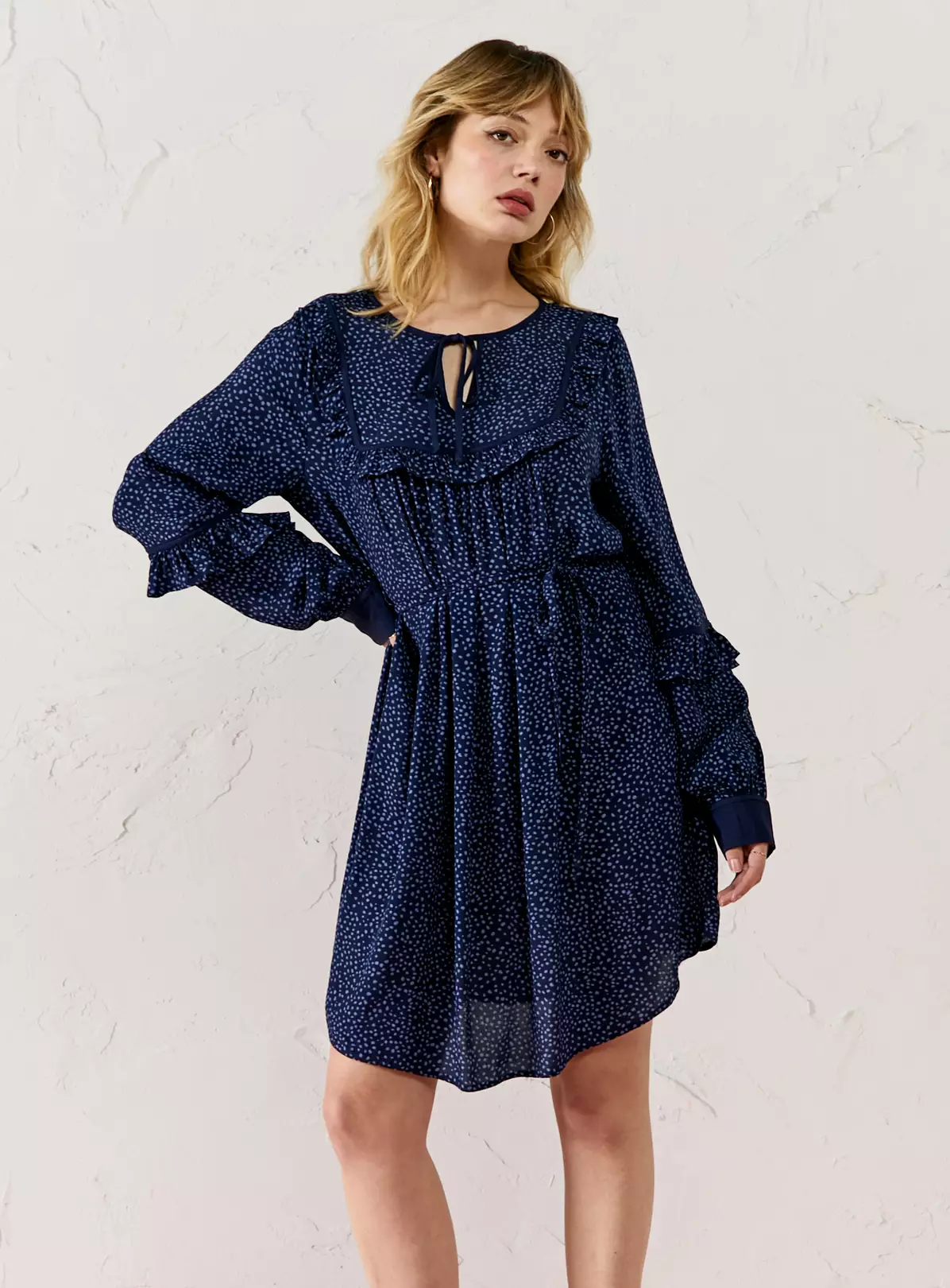 EVERBELLE Contrast Binding Frill Detail Mini Dress 22 3 EVERBELLE Contrast Binding Frill Detail Mini Dress 22 - Image 3