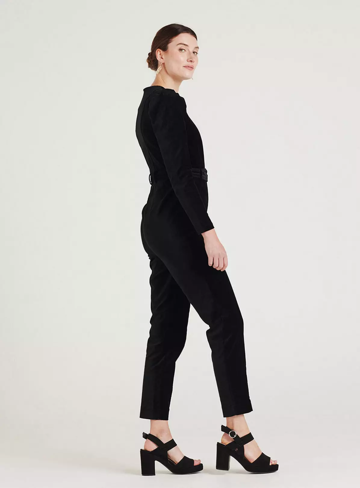 THOUGHT Aubrie Organic Cotton Velvet Jumpsuit 16 3 THOUGHT Aubrie Organic Cotton Velvet Jumpsuit 16 - Image 3