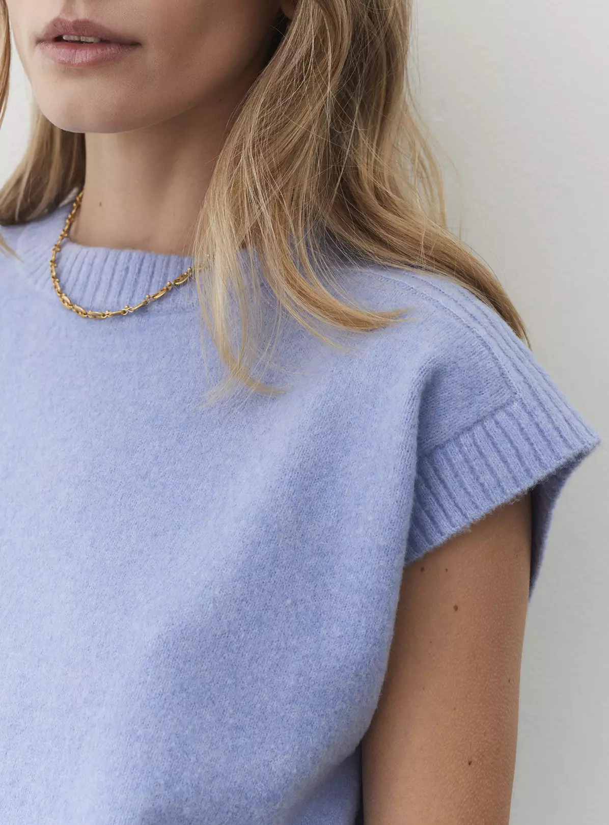 FINERY Ava Knitted Vest 16 2 FINERY Ava Knitted Vest 16 - Image 2