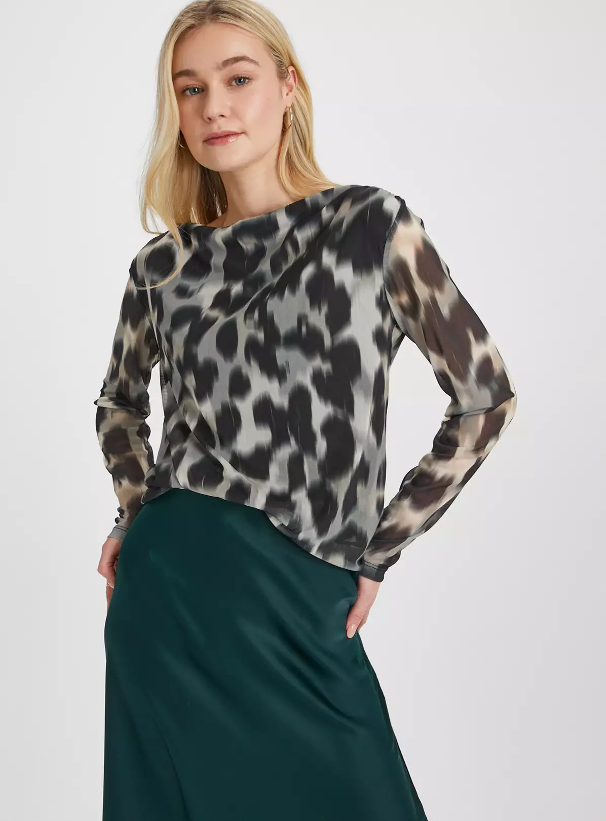 Blurred Animal Print Mesh Top 22 4 Blurred Animal Print Mesh Top 22 - Image 4