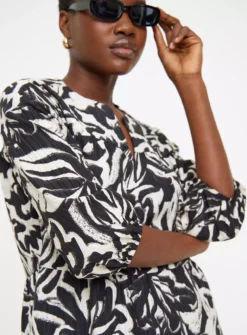 Monochrome Floral Tiered Dress 18