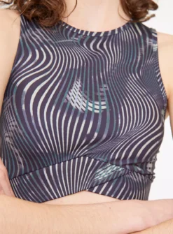 Active Swirl Wrap Hem Cropped Top XXL