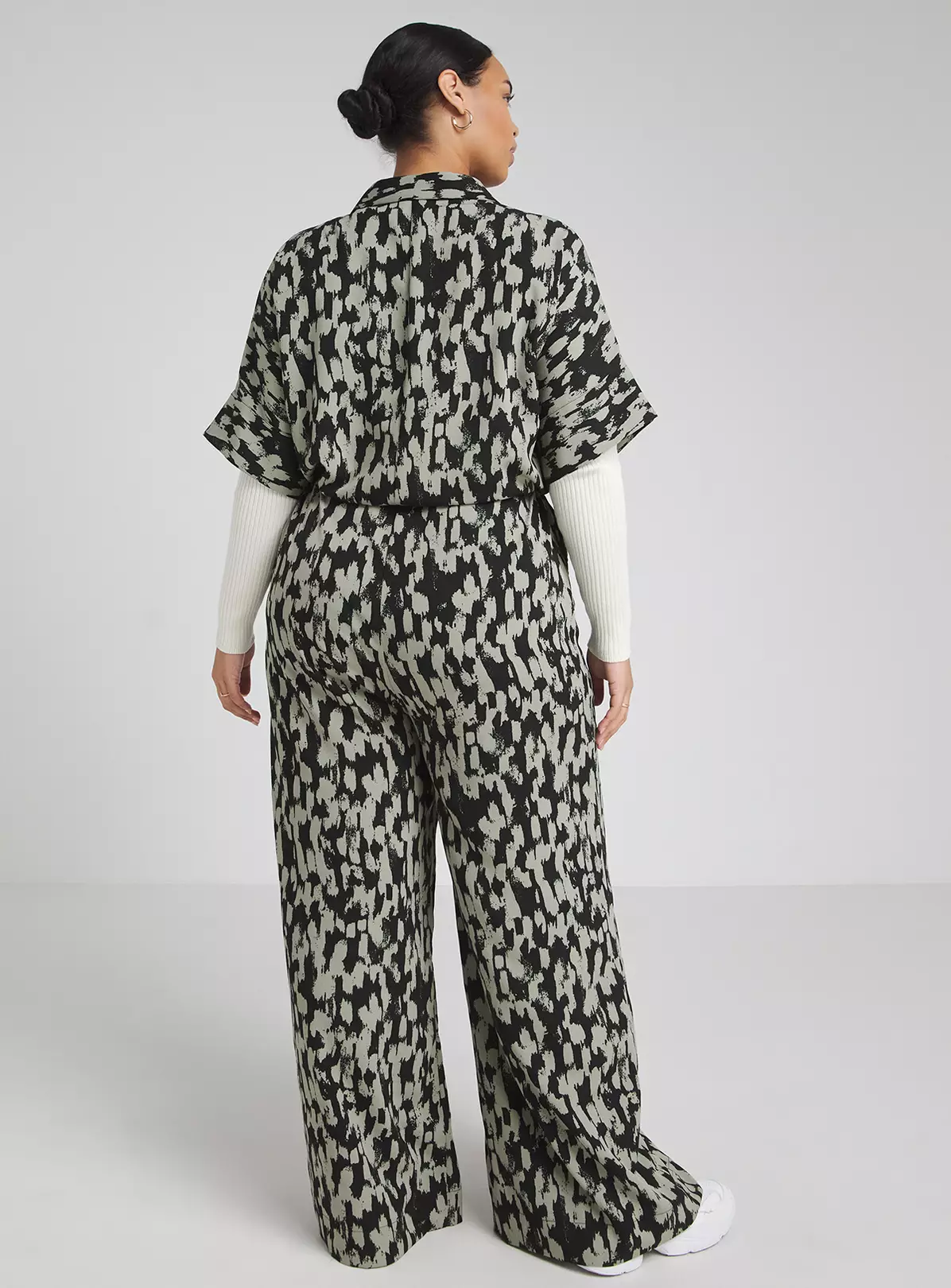 SIMPLY BE Green Mark Making Print Button Thru Jumpsuit 20 1 SIMPLY BE Green Mark Making Print Button Thru Jumpsuit 20