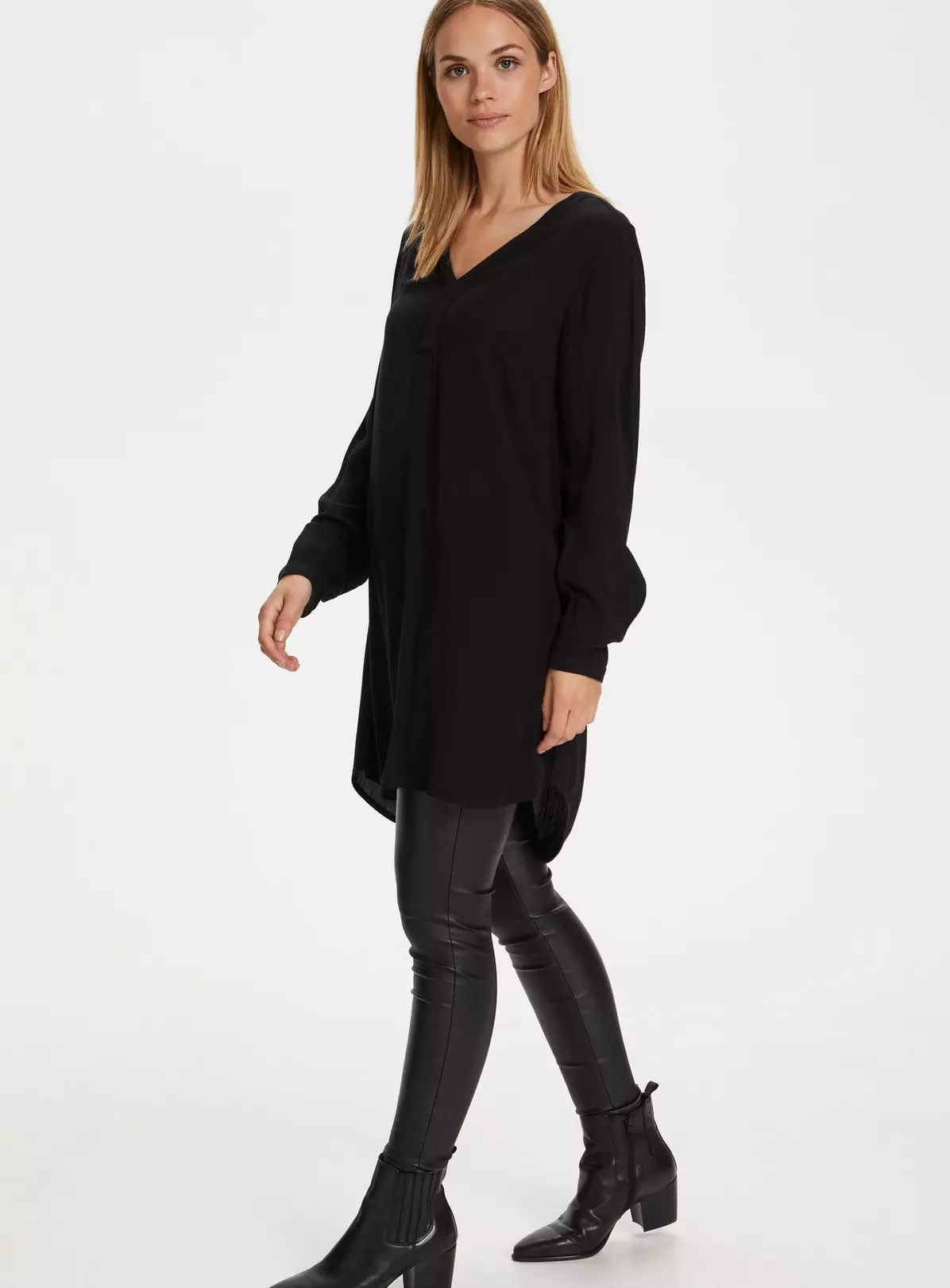 KAFFE Amber V Neck Long Sleeve Tunic 18 2 KAFFE Amber V Neck Long Sleeve Tunic 18 - Image 2