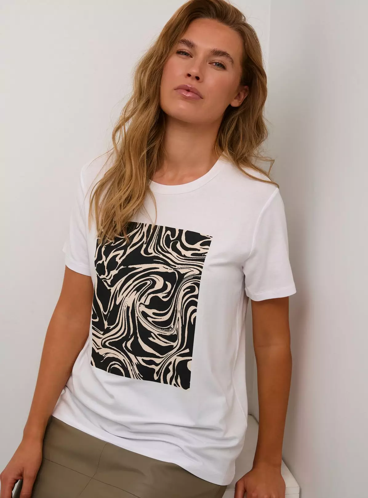 KAFFE Elin Short Sleeve Graphic Tee T Shirt XL 1 KAFFE Elin Short Sleeve Graphic Tee T Shirt XL